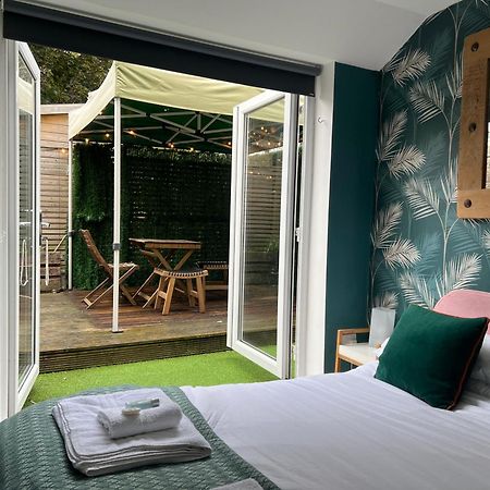 Stylish & Cosy Margate Escape With Hot Tub And Log Burner Dogs Welcome Экстерьер фото