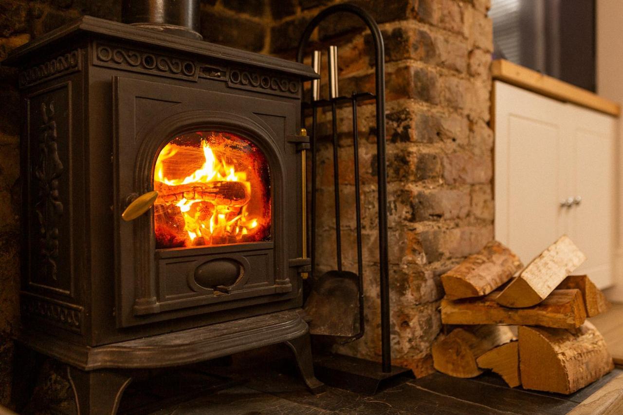 Stylish & Cosy Margate Escape With Hot Tub And Log Burner Dogs Welcome Экстерьер фото