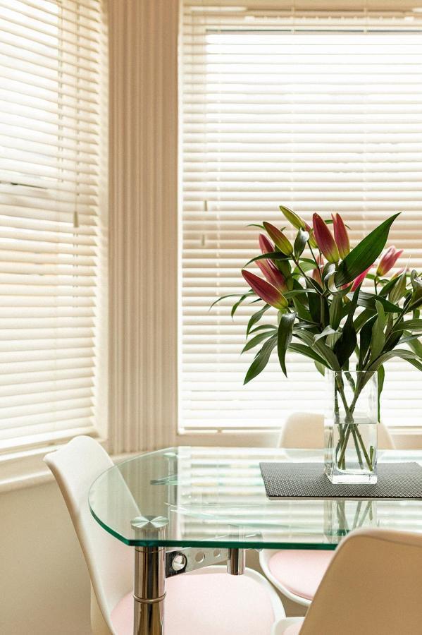 Stylish & Cosy Margate Escape With Hot Tub And Log Burner Dogs Welcome Экстерьер фото