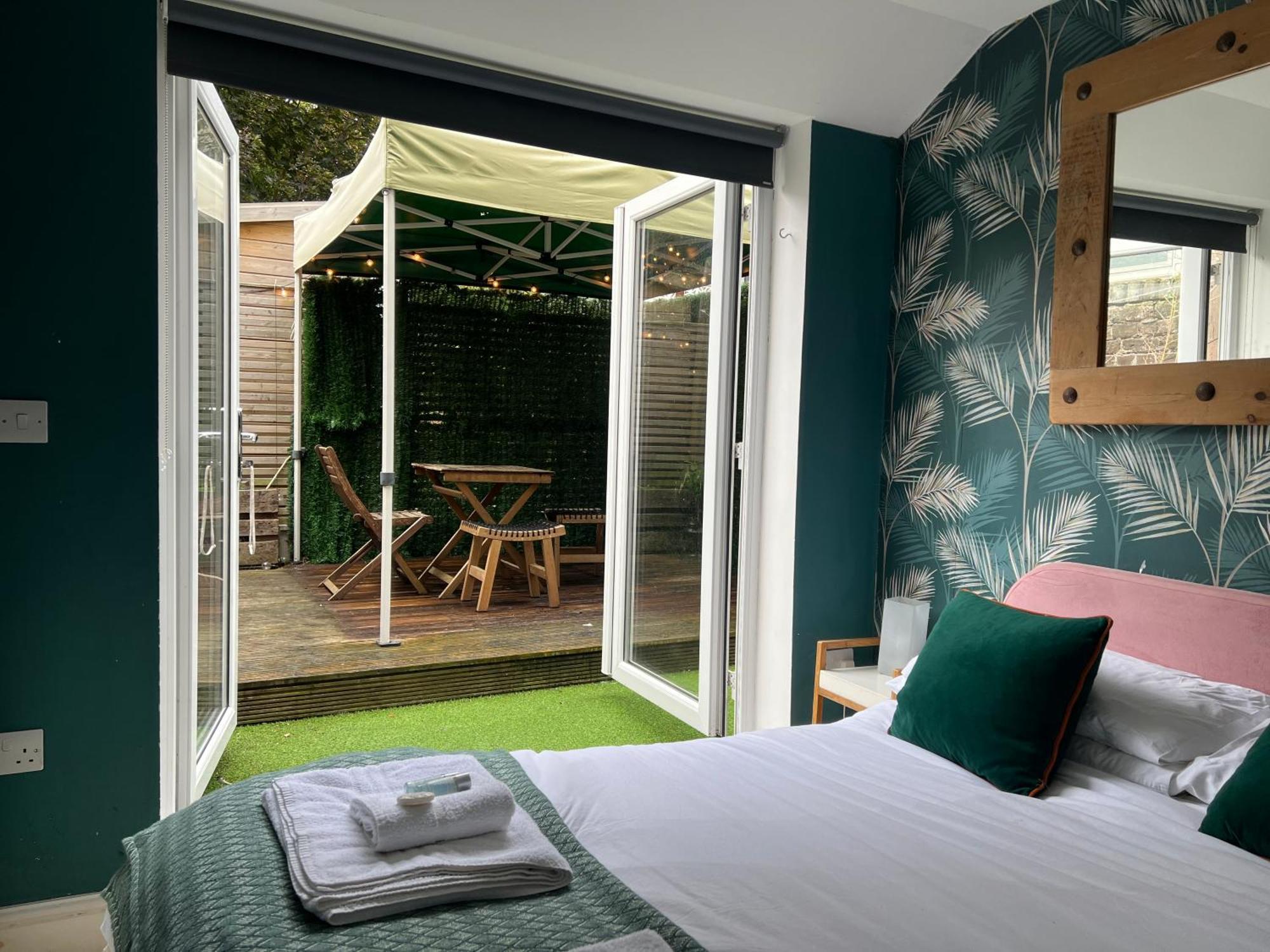 Stylish & Cosy Margate Escape With Hot Tub And Log Burner Dogs Welcome Экстерьер фото