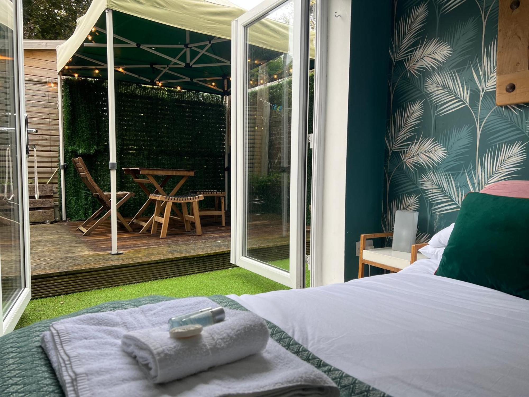 Stylish & Cosy Margate Escape With Hot Tub And Log Burner Dogs Welcome Экстерьер фото