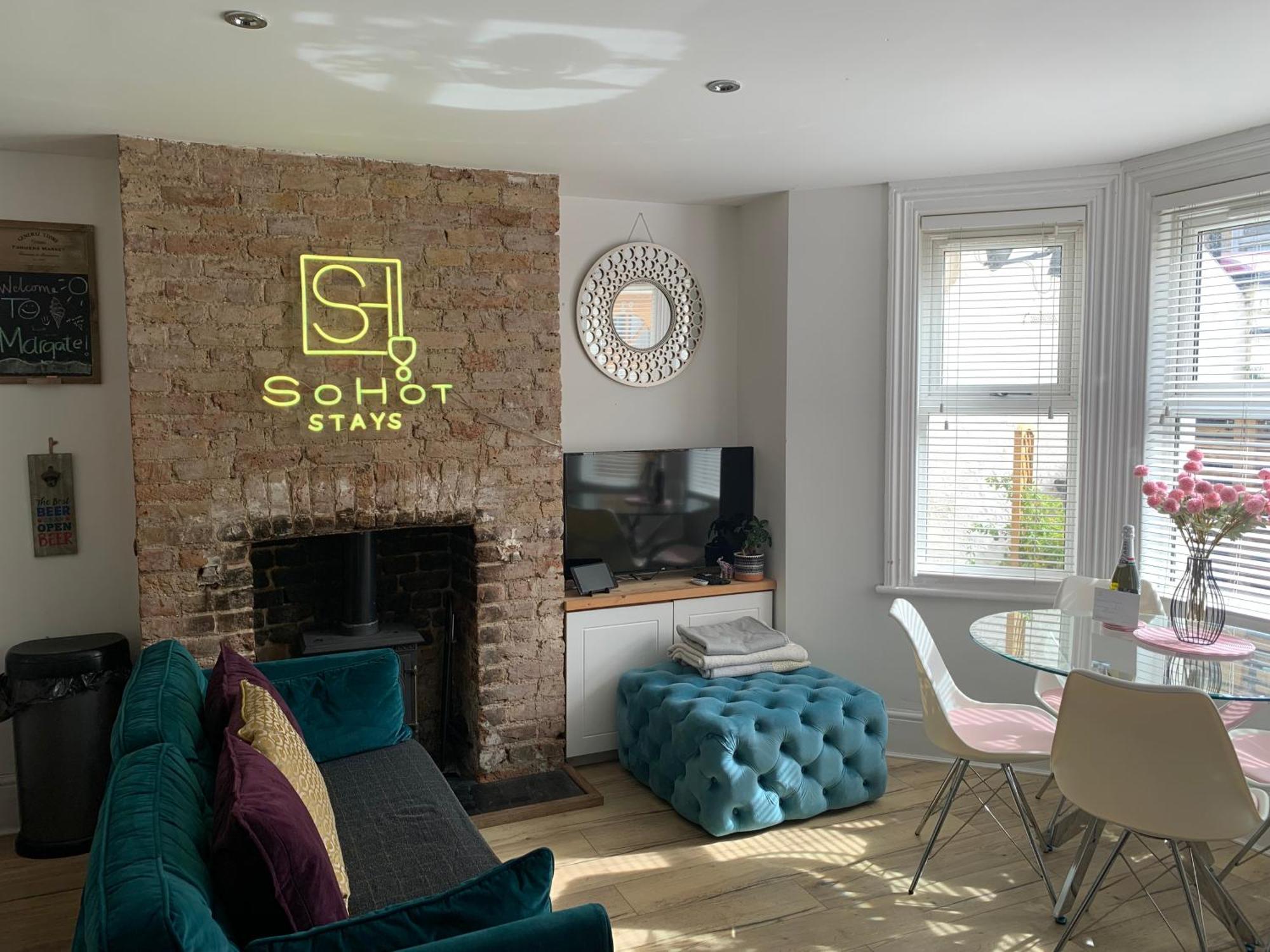Stylish & Cosy Margate Escape With Hot Tub And Log Burner Dogs Welcome Экстерьер фото